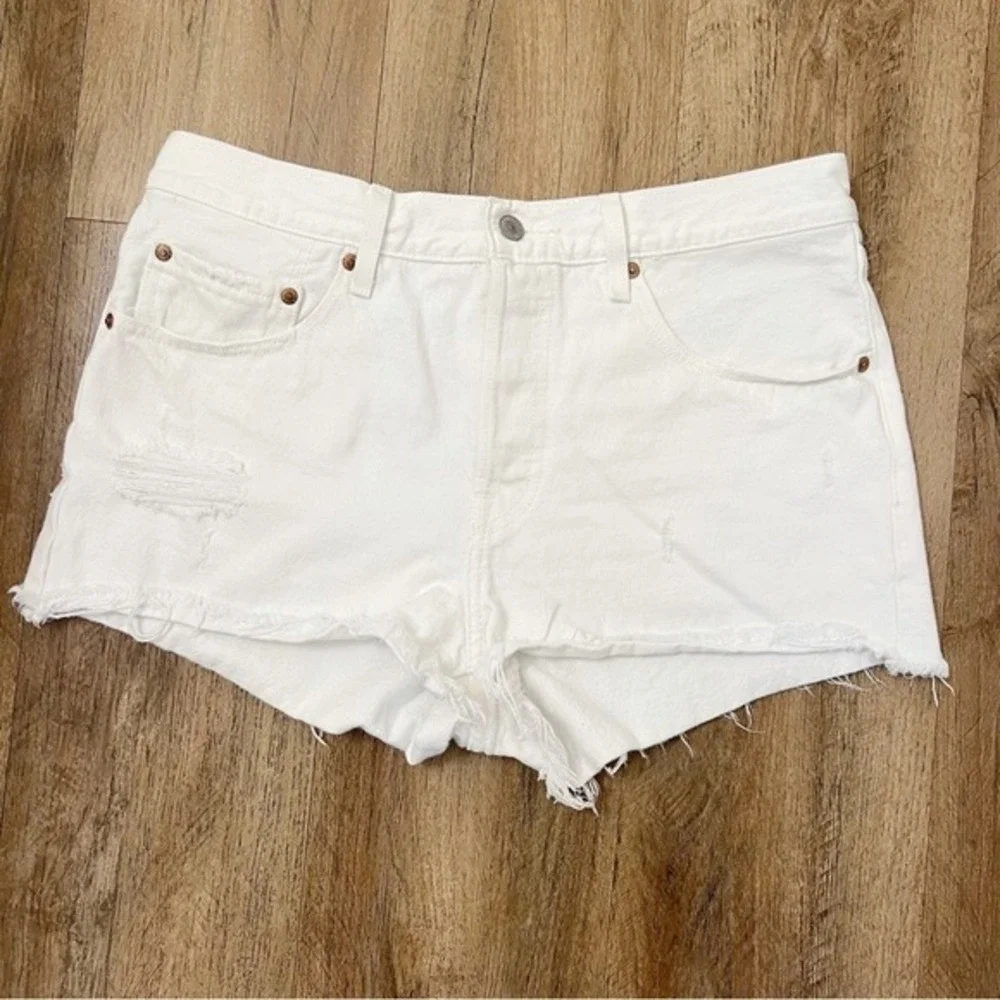 LEVI'S‎ 501 Denim Jean Short in Pearly White Size W30
